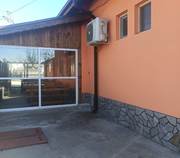 Супермаркет и закусвалня