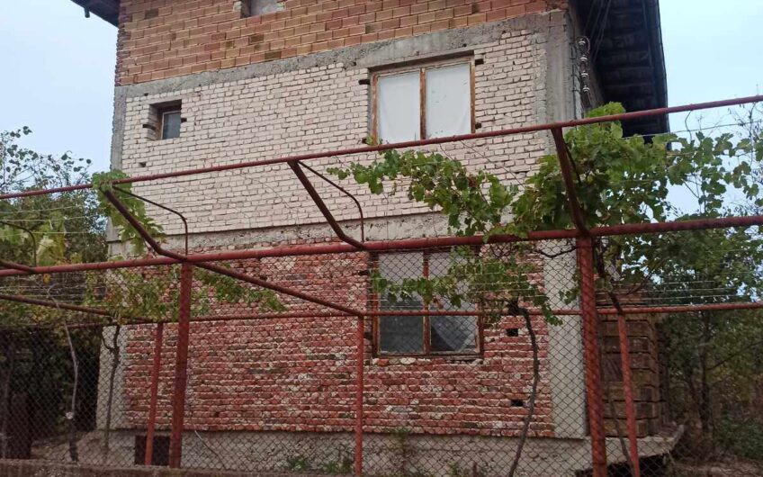КЪЩА В СЕЛО СУХОЗЕМ, ОБЩ. КАЛОЯНОВО, ОБЛАСТ ПЛОВДИВ