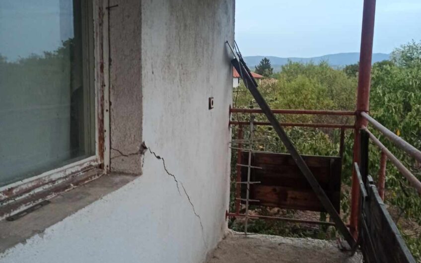 КЪЩА В СЕЛО СУХОЗЕМ, ОБЩ. КАЛОЯНОВО, ОБЛАСТ ПЛОВДИВ