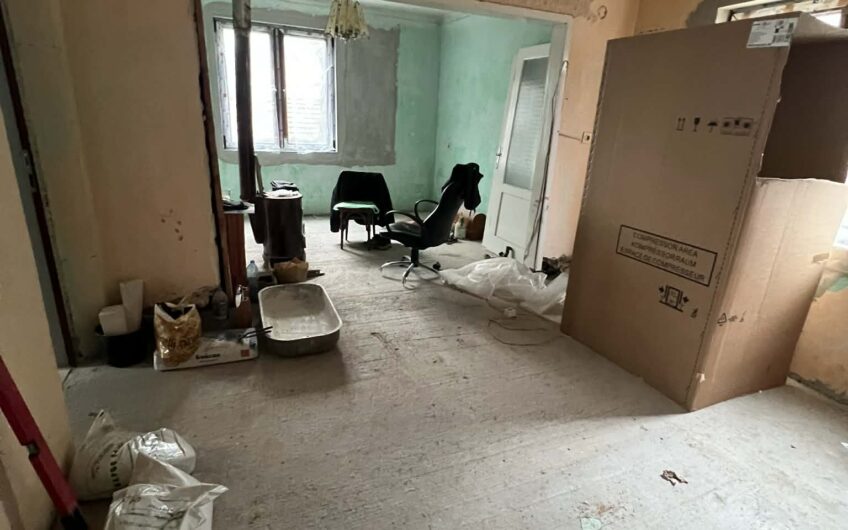 Етаж от къща в град Карлово