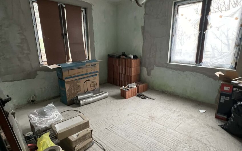 Етаж от къща в град Карлово